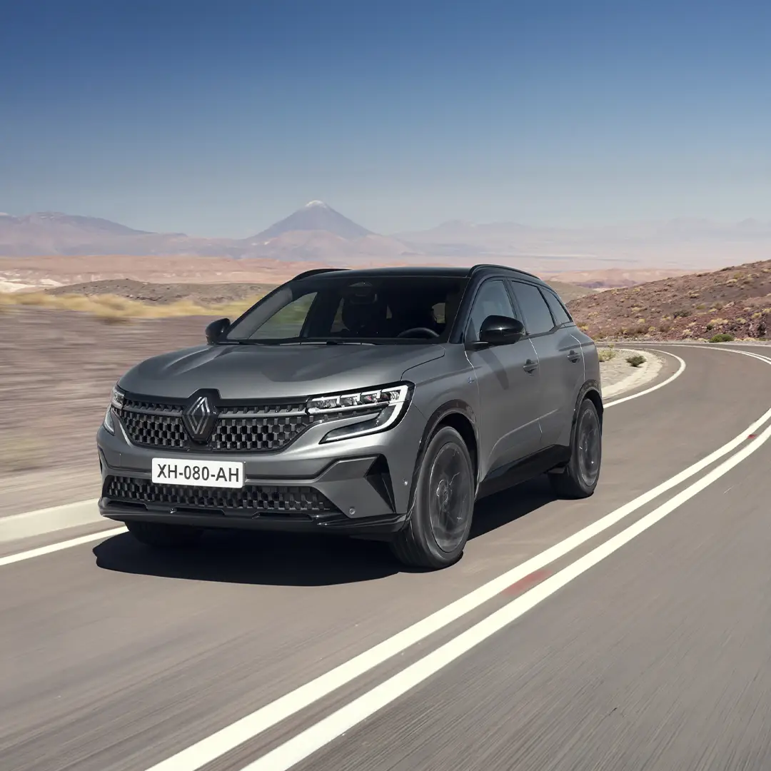 Renault Austral SUV ibrido design moderno vista esterna